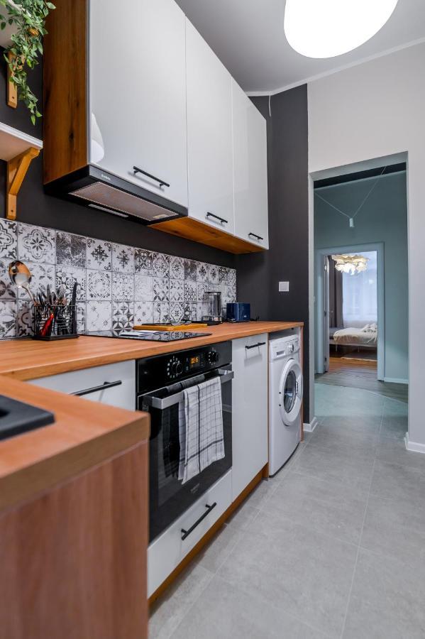 New Black & White - 2Bdr Apartment With Balcony Sofia Zewnętrze zdjęcie